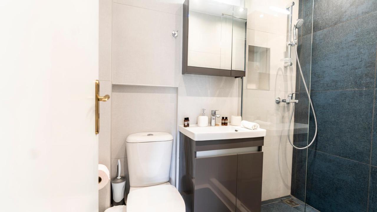 Glyfada Glass-Walled Designed Apt Αθήνα Εξωτερικό φωτογραφία